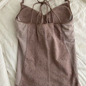 Awesome athleta sport top with built in bra and gorgeous details